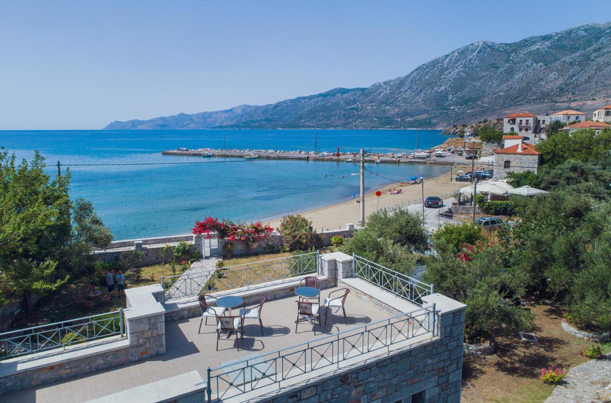 Xenios Kotronas Apartment Bagian luar foto