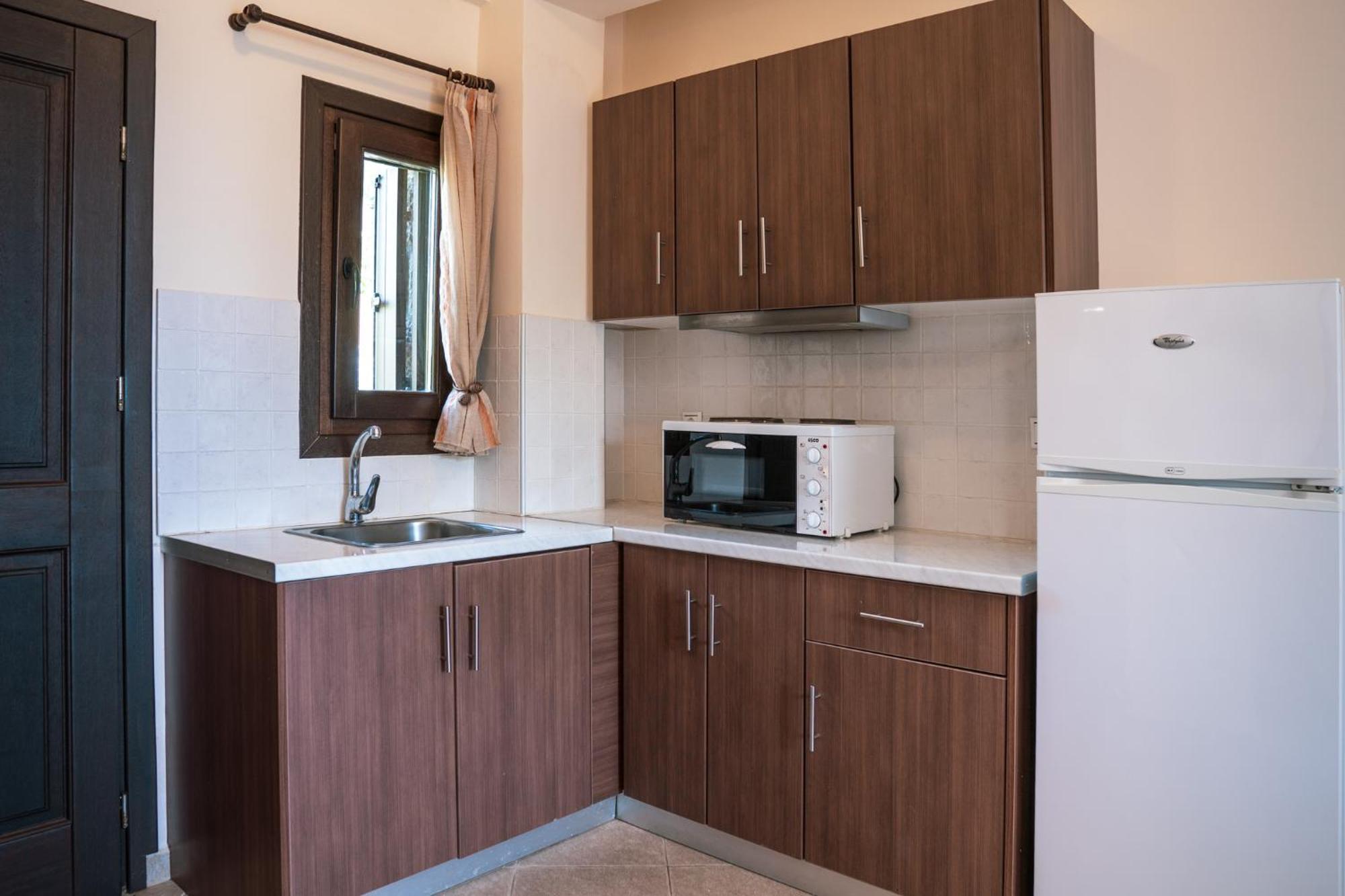 Xenios Kotronas Apartment Bagian luar foto