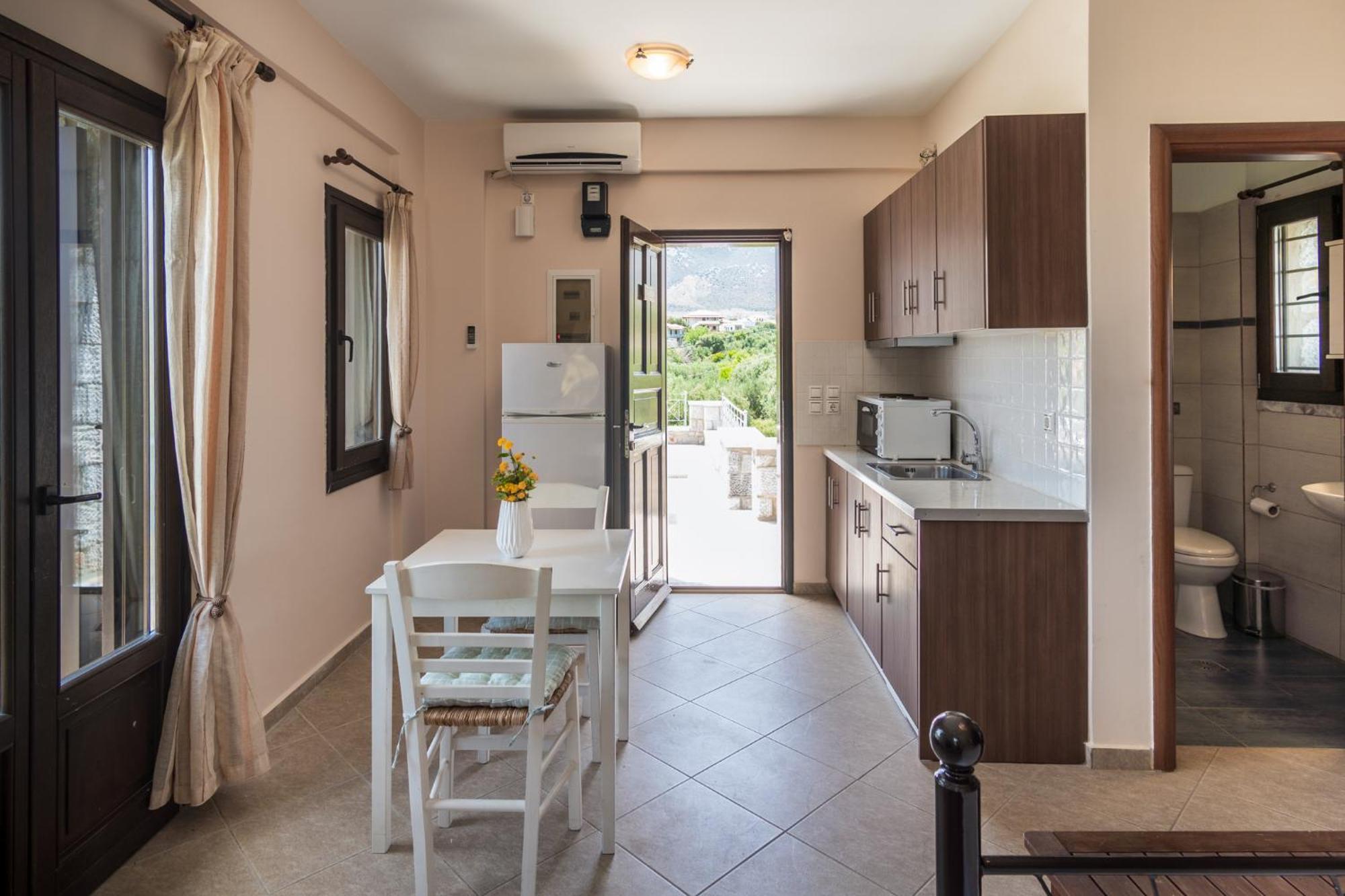 Xenios Kotronas Apartment Bagian luar foto
