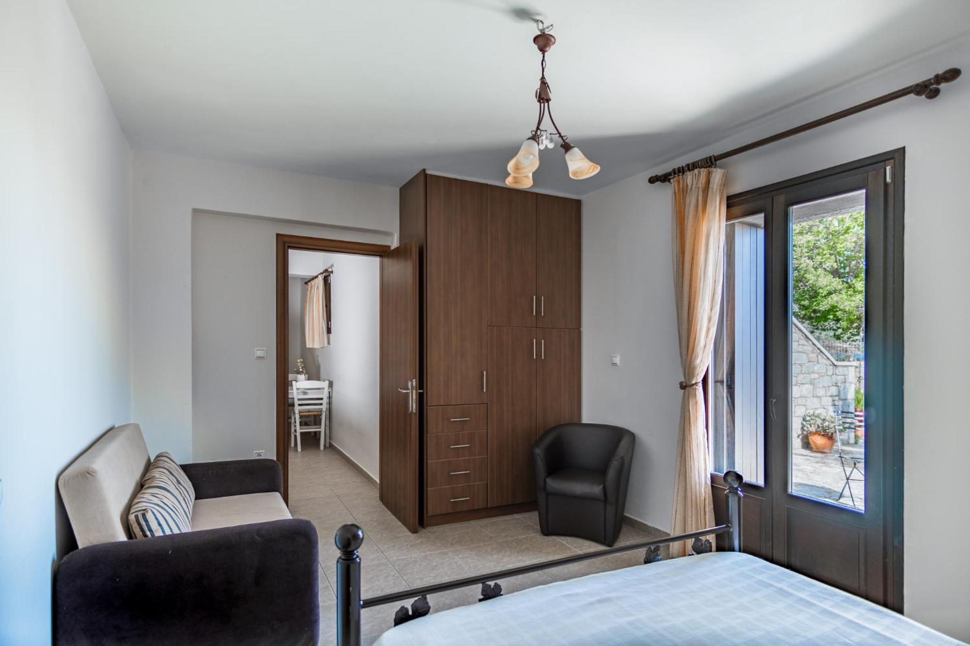 Xenios Kotronas Apartment Bagian luar foto