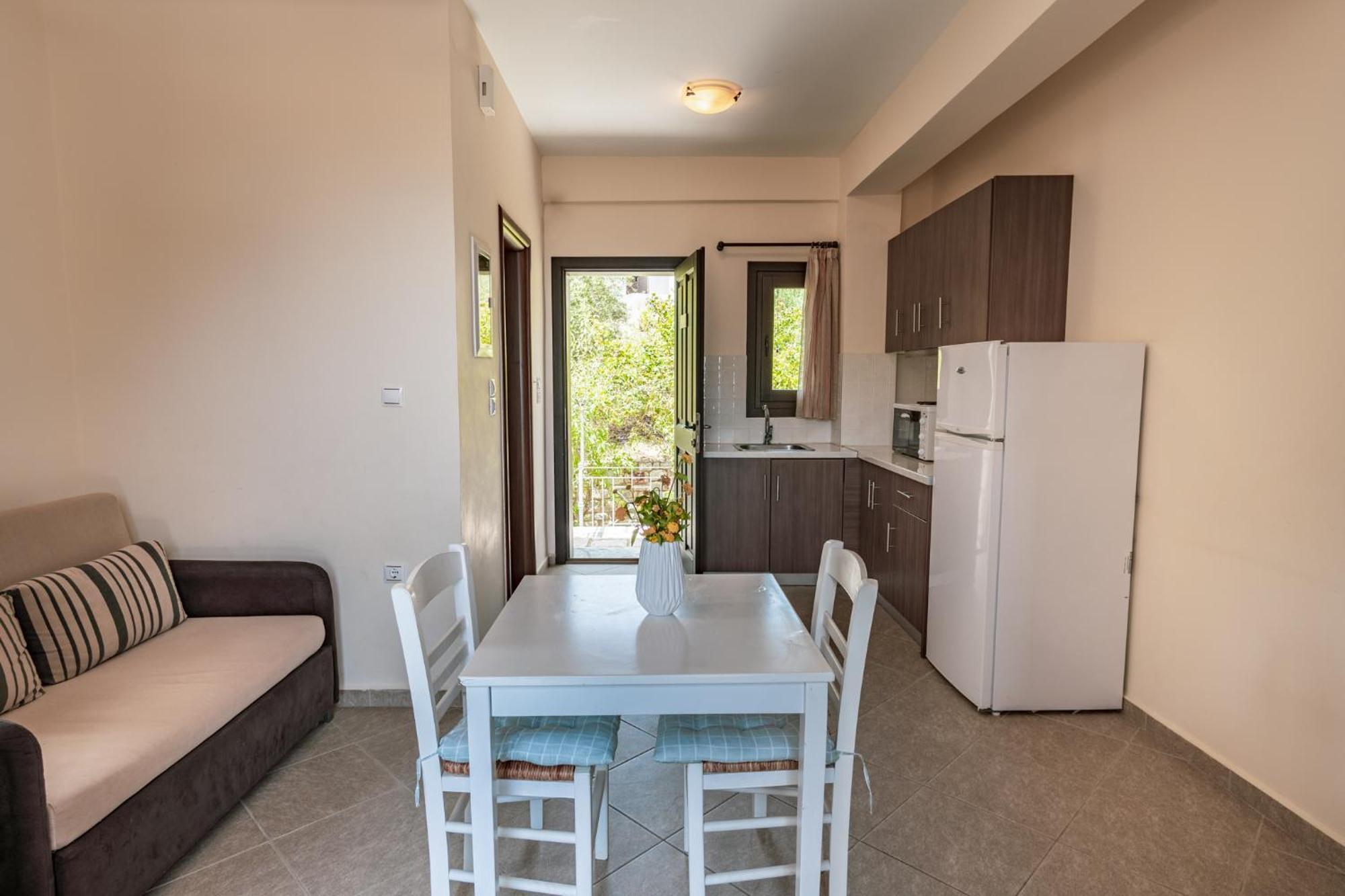 Xenios Kotronas Apartment Bagian luar foto